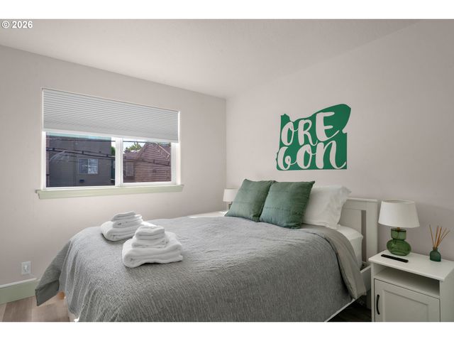 1733 MILL Aly, Eugene, OR 97401