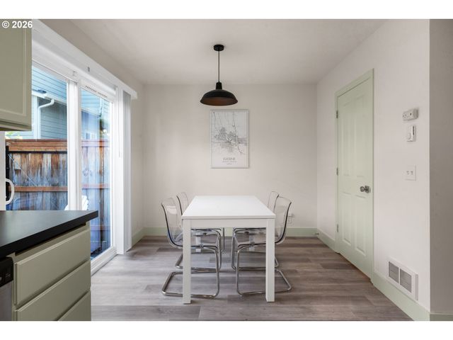 1733 MILL Aly, Eugene, OR 97401