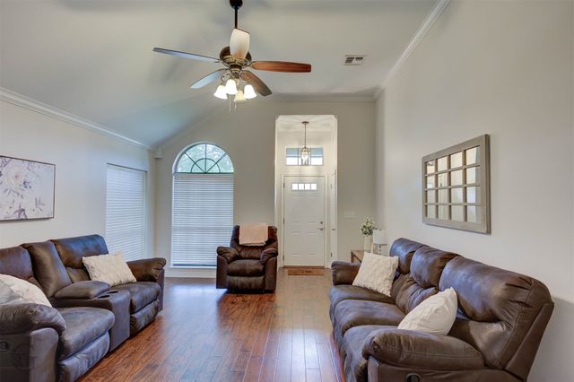 5707 Pampus Lane, Bossier City, LA 71112