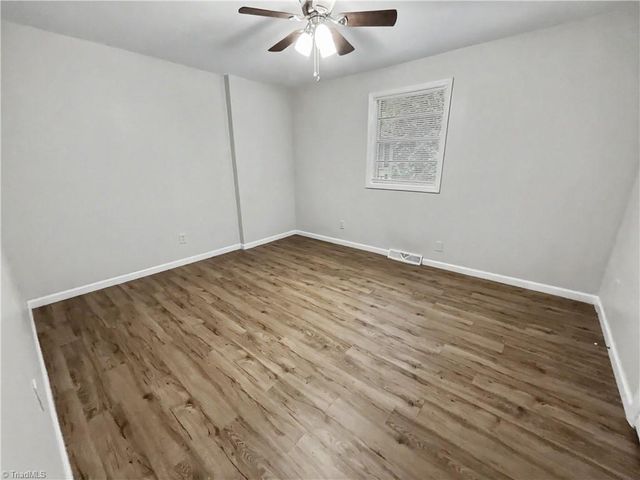 1813 Walker Avenue B, Greensboro, NC 27403