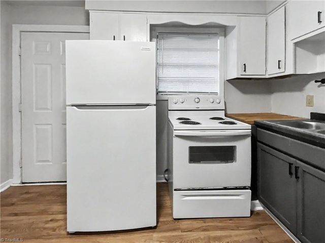 1813 Walker Avenue B, Greensboro, NC 27403