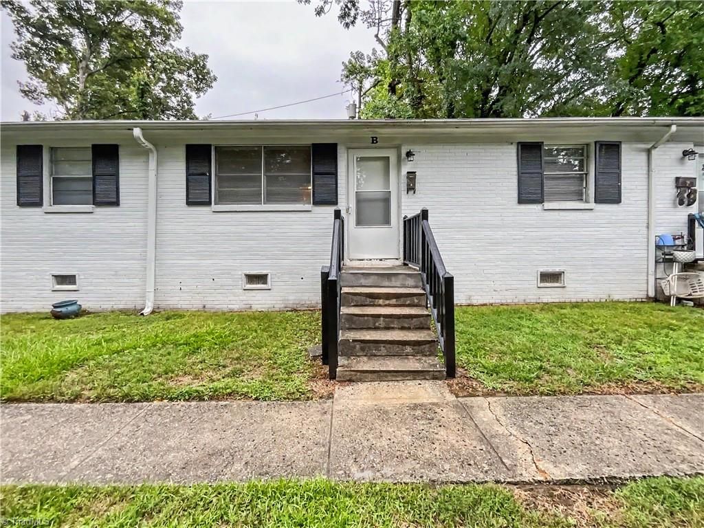 1813 Walker Avenue B, Greensboro, NC 27403