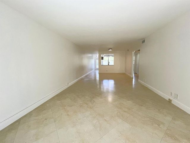 3001 Portofino Isle E2, Coconut Creek, FL 33066