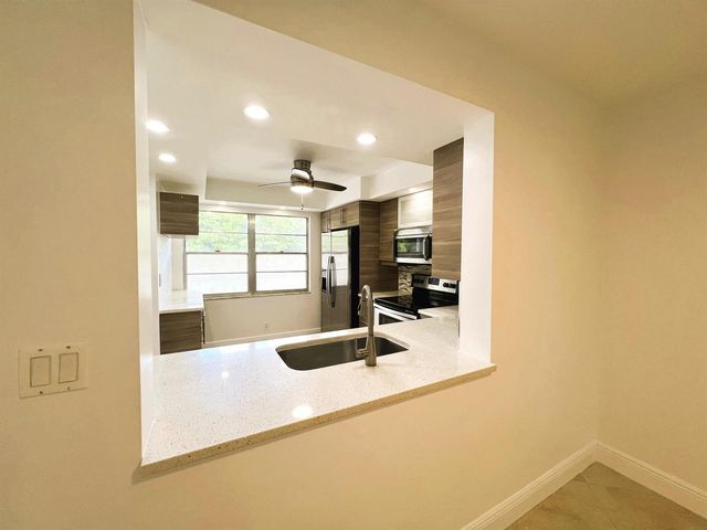 3001 Portofino Isle E2, Coconut Creek, FL 33066