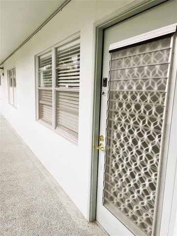3001 Portofino Isle E2, Coconut Creek, FL 33066