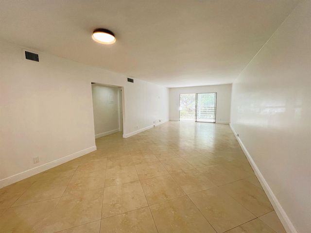 3001 Portofino Isle E2, Coconut Creek, FL 33066