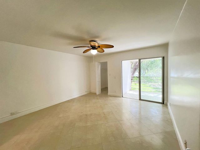 3001 Portofino Isle E2, Coconut Creek, FL 33066