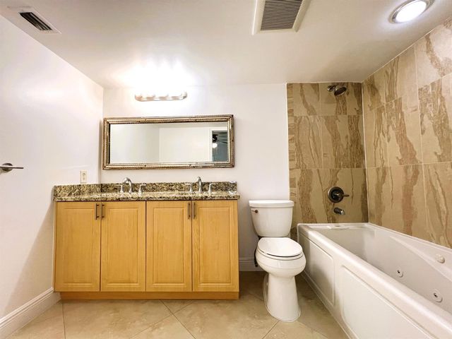 3001 Portofino Isle E2, Coconut Creek, FL 33066