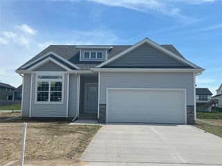 570 SE Hollow Court, West Des Moines, IA 50265