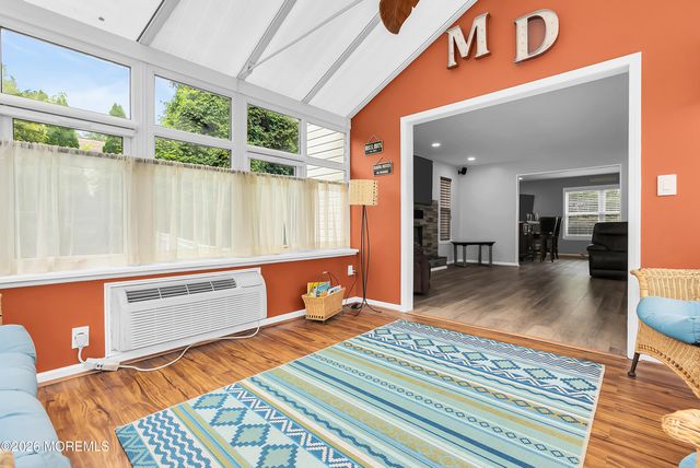 5 Hart Terrace, Tinton Falls, NJ 07753