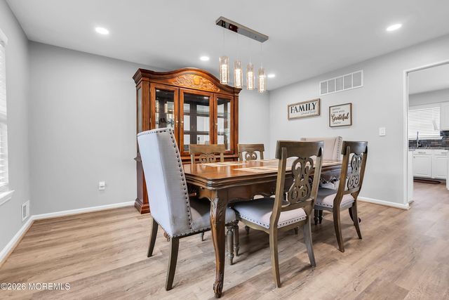 5 Hart Terrace, Tinton Falls, NJ 07753
