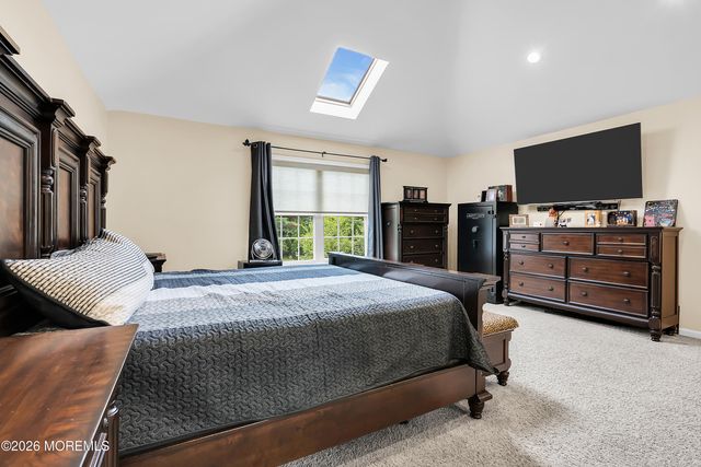 5 Hart Terrace, Tinton Falls, NJ 07753