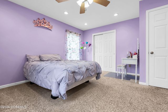 5 Hart Terrace, Tinton Falls, NJ 07753