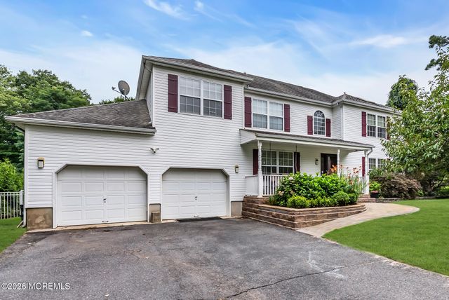 5 Hart Terrace, Tinton Falls, NJ 07753