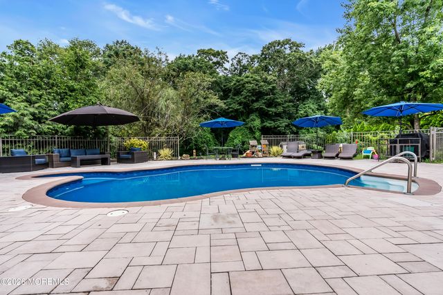 5 Hart Terrace, Tinton Falls, NJ 07753