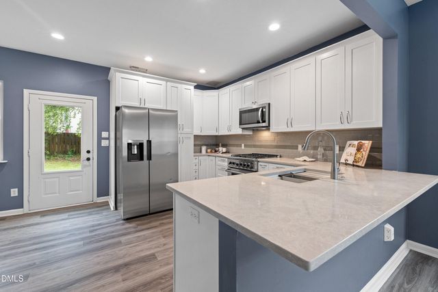 205 N Weststone Boulevard, Fuquay Varina, NC 27526