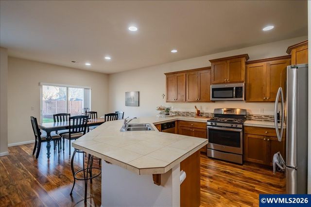 2943 NW Corktree Ln, Albany, OR 97321