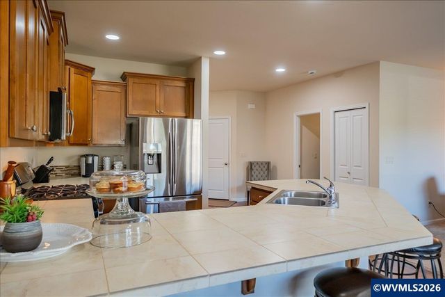 2943 NW Corktree Ln, Albany, OR 97321