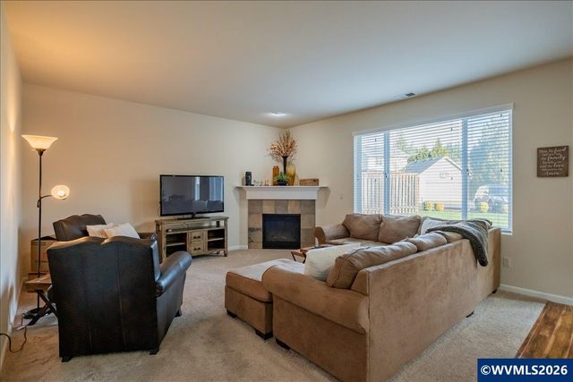 2943 NW Corktree Ln, Albany, OR 97321