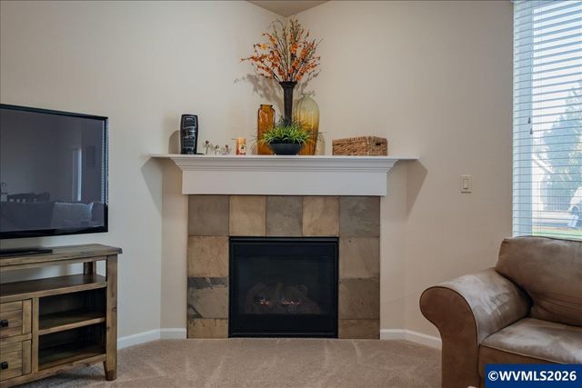 2943 NW Corktree Ln, Albany, OR 97321