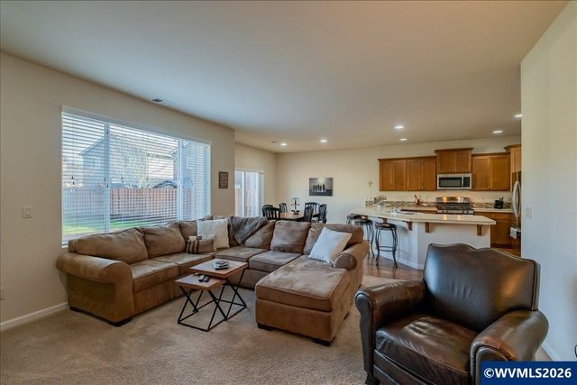 2943 NW Corktree Ln, Albany, OR 97321