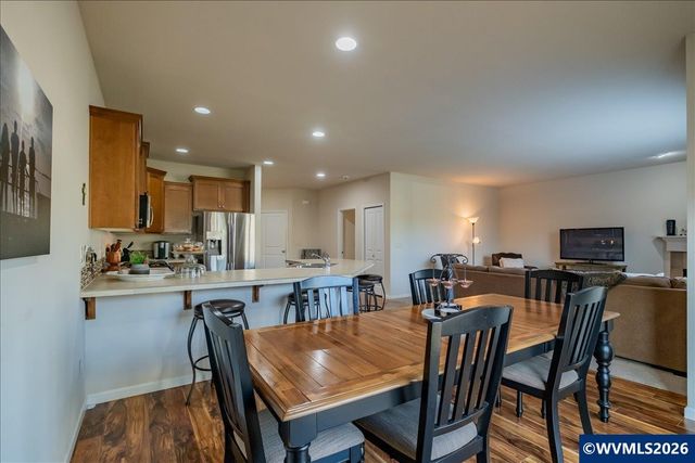 2943 NW Corktree Ln, Albany, OR 97321