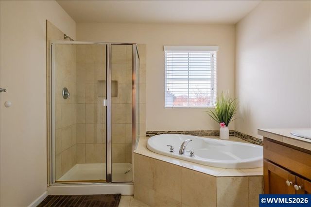 2943 NW Corktree Ln, Albany, OR 97321