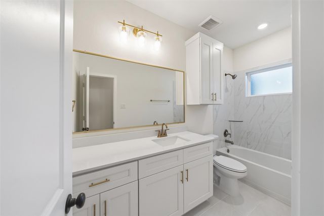 12531 Lake Conroe Hills Drive, Willis, TX 77318