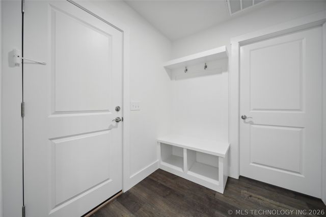 17990 W Grandview Road, Tahlequah, OK 74464