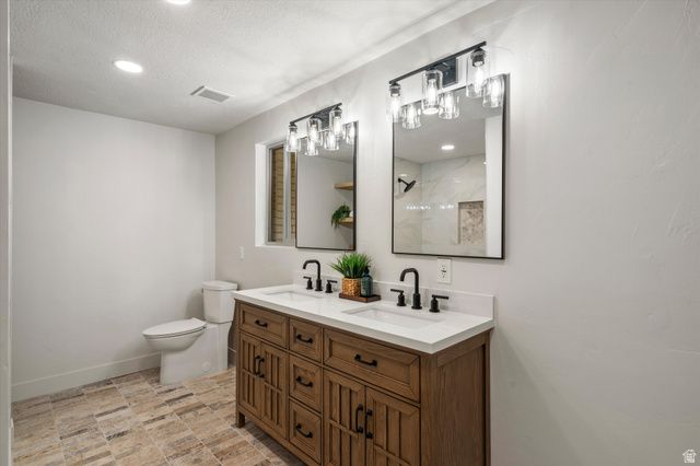 877 S 200 E, Farmington, UT 84025