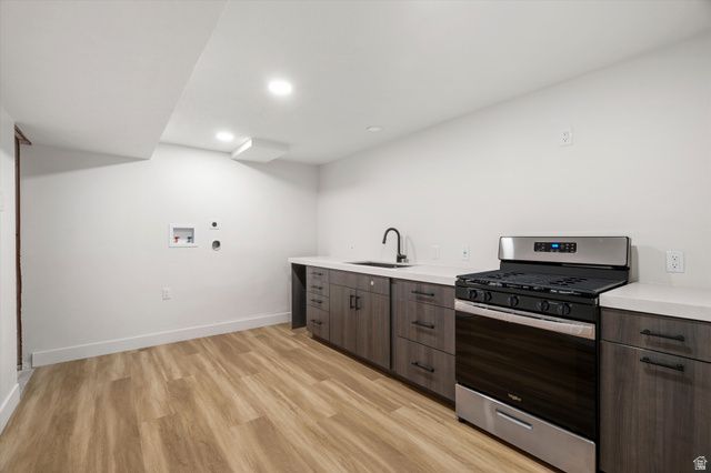877 S 200 E, Farmington, UT 84025