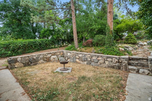877 S 200 E, Farmington, UT 84025
