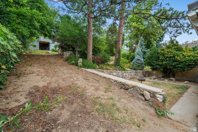 877 S 200 E, Farmington, UT 84025