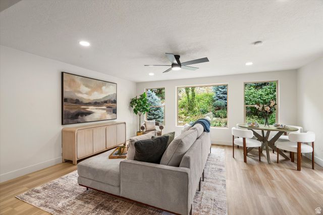 877 S 200 E, Farmington, UT 84025