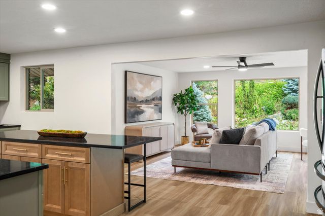 877 S 200 E, Farmington, UT 84025