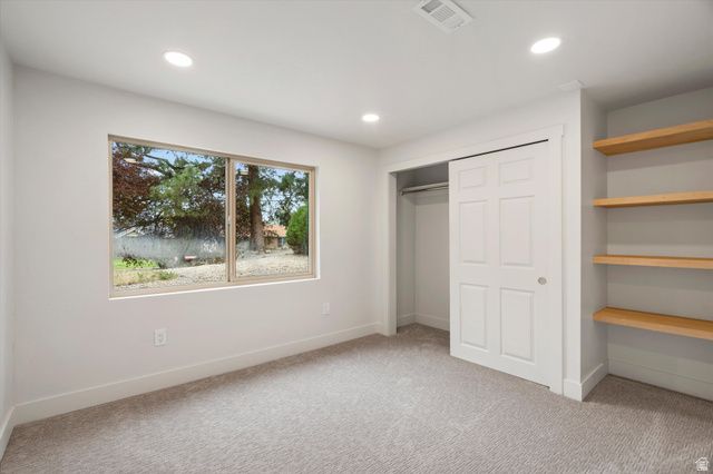 877 S 200 E, Farmington, UT 84025