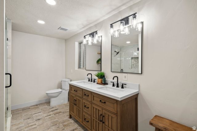 877 S 200 E, Farmington, UT 84025