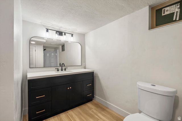 877 S 200 E, Farmington, UT 84025