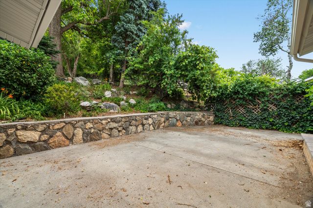 877 S 200 E, Farmington, UT 84025