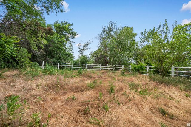 877 S 200 E, Farmington, UT 84025