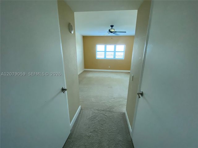 14951 NE Royal Oaks Ln 1403, North Miami, FL 33181