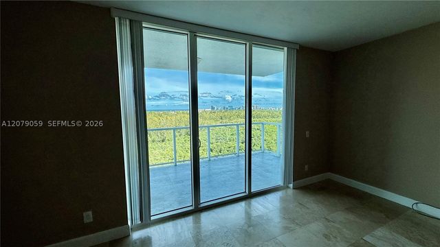 14951 NE Royal Oaks Ln 1403, North Miami, FL 33181
