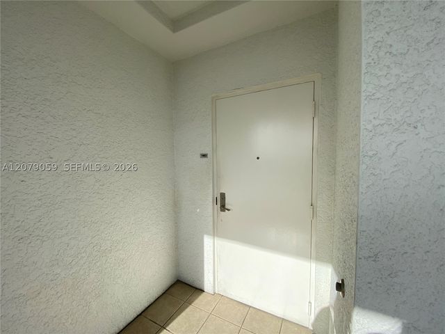 14951 NE Royal Oaks Ln 1403, North Miami, FL 33181