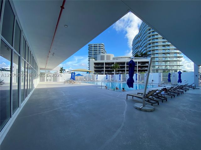 14951 NE Royal Oaks Ln 1403, North Miami, FL 33181