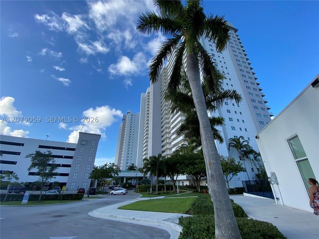 14951 NE Royal Oaks Ln 1403, North Miami, FL 33181