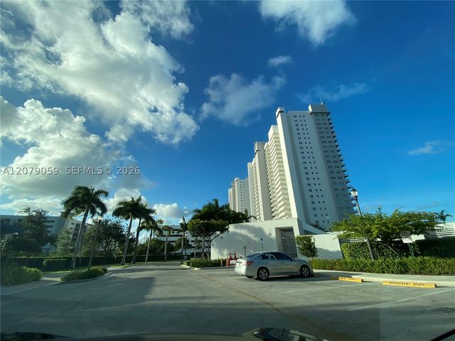 14951 NE Royal Oaks Ln 1403, North Miami, FL 33181