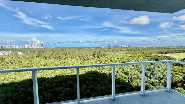 14951 NE Royal Oaks Ln 1403, North Miami, FL 33181