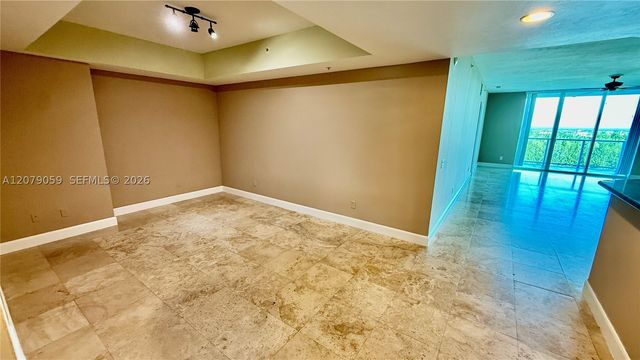 14951 NE Royal Oaks Ln 1403, North Miami, FL 33181
