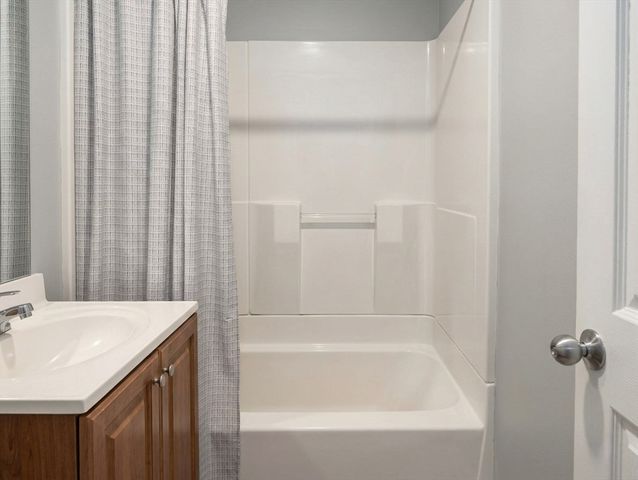 302 Boston Post Rd E B2, Marlborough, MA 01752