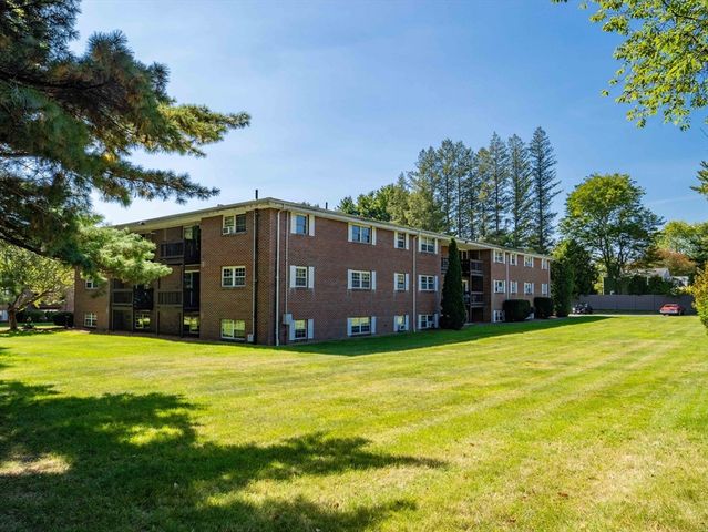 39 Pleasant A6, Northborough, MA 01532